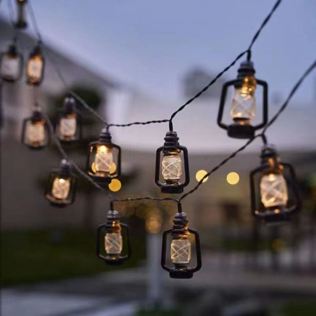 Outdoor Solar Lanterns - Waterproof LED Garden Lantern Lights with 24-Hour Runtime