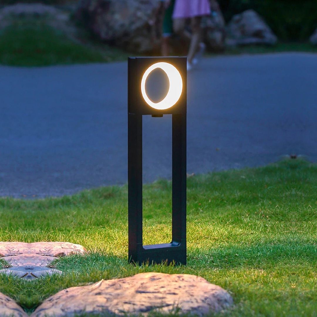 Weatherproof Outdoor Bollard Light for Gardens and Pathways - 3000K LED