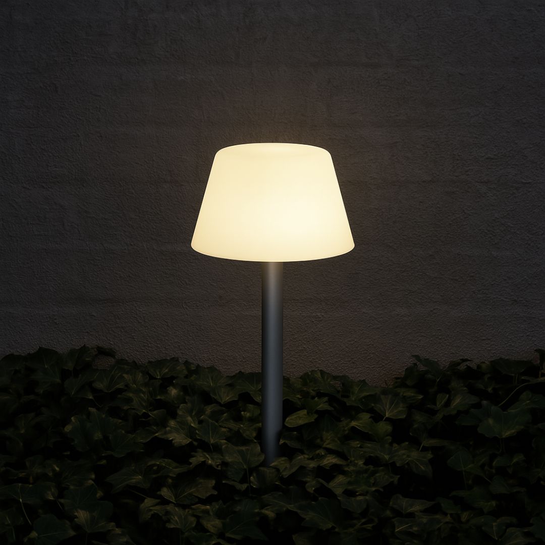 Solar Garden Spike Light with Dusk-to-Dawn Sensor – Energy Efficient Outdoor LED Light