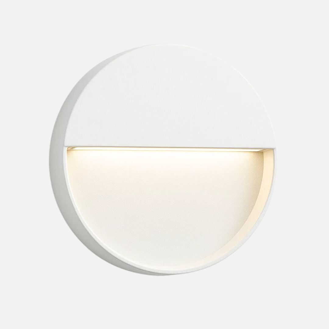 Sleek Outdoor Step Light with Tri-Colour LED – Weather-Resistant Garden Lighting