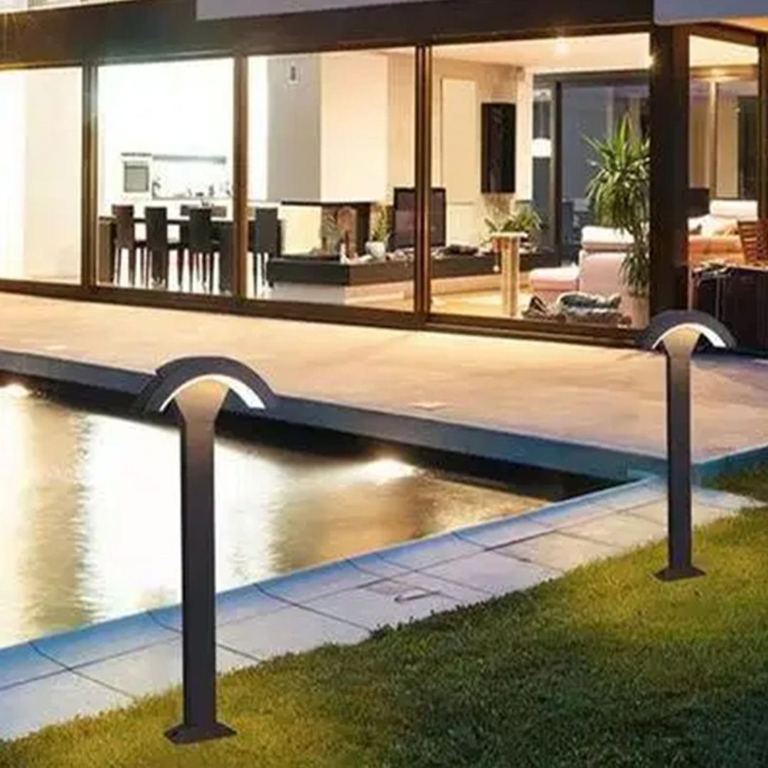 Outdoor LED Bollard Light for Garden and Pathway – 20W Warm White