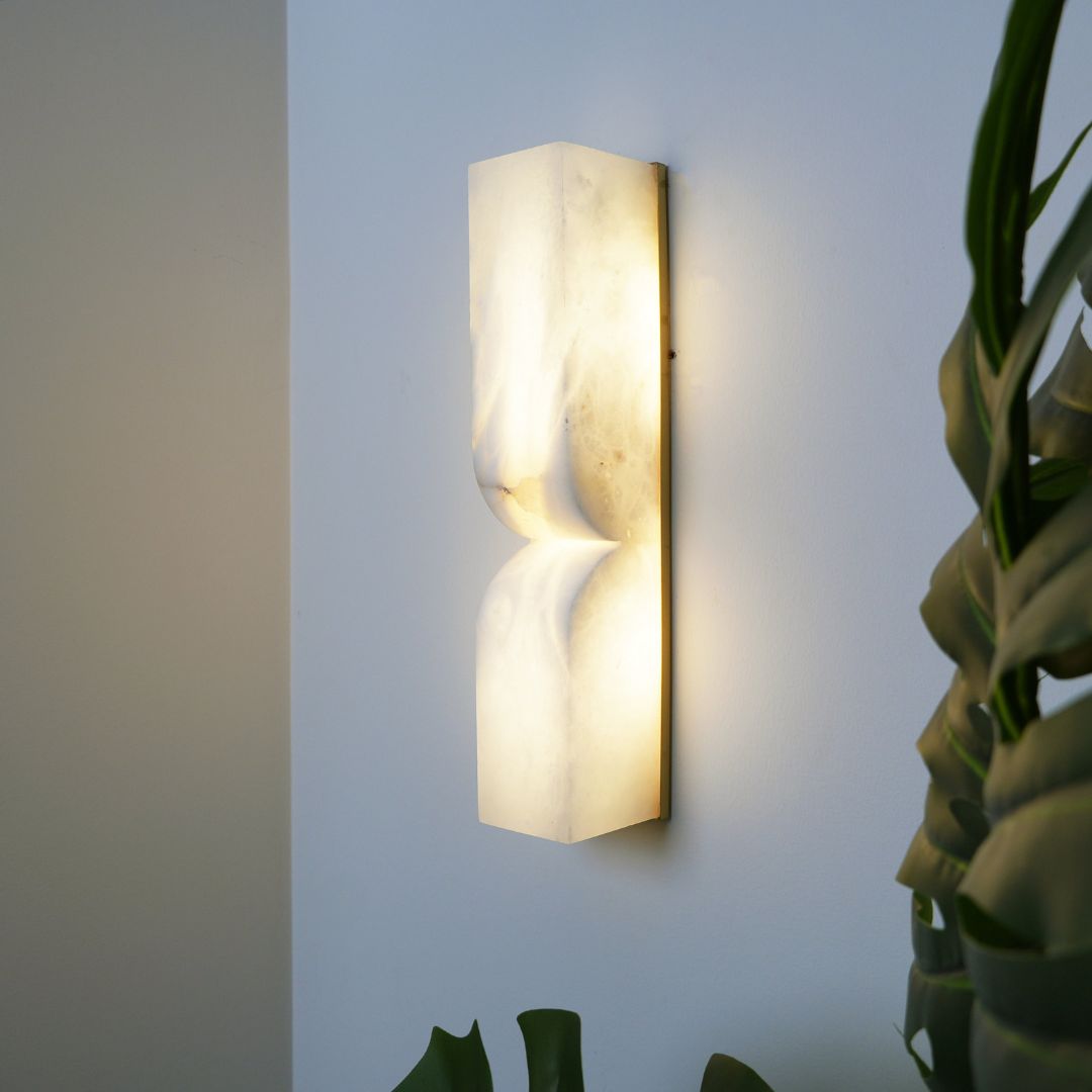 Elegant Alabaster Wall Sconce Lighting with Integrated LED – Modern Geometric Design