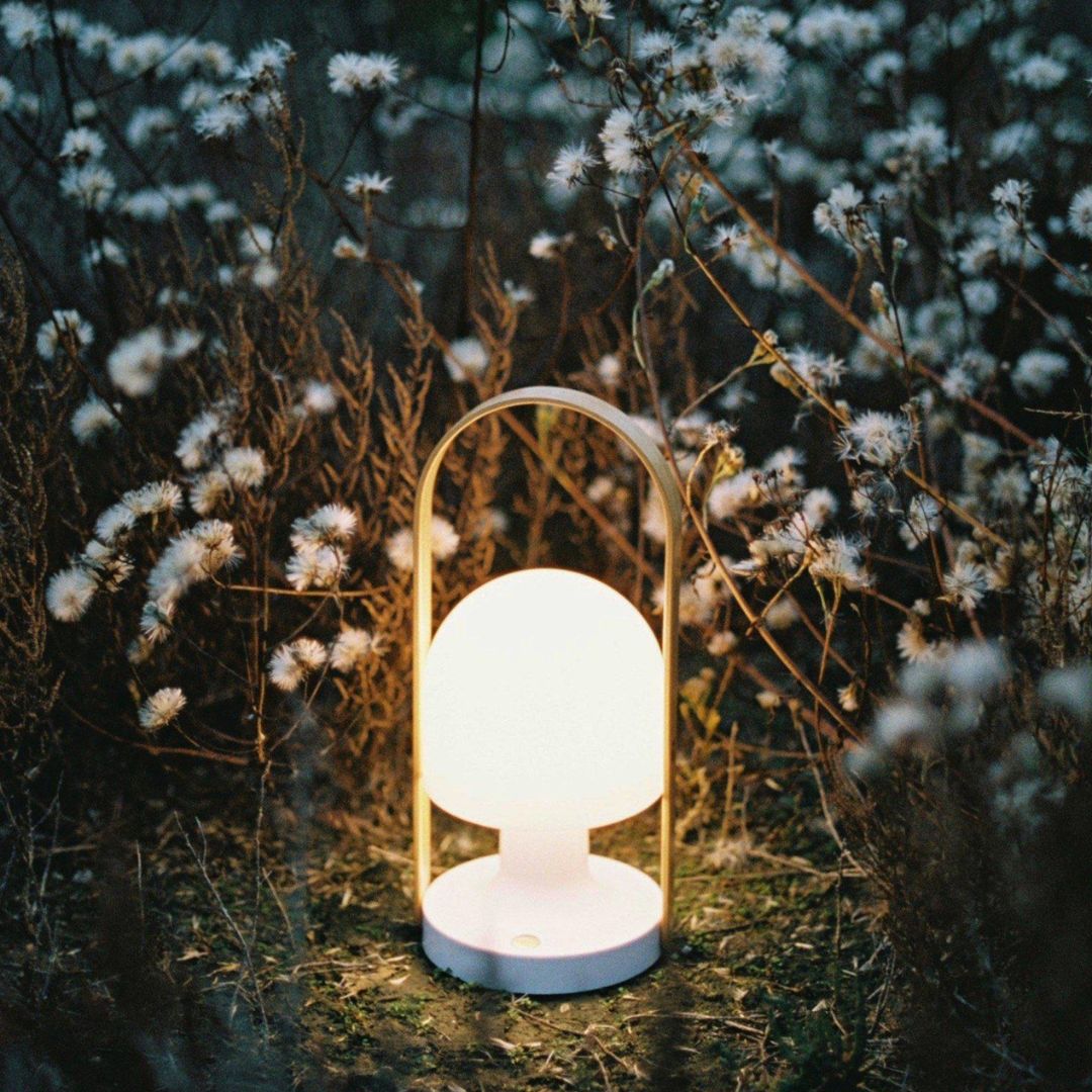 Portable Cordless Table Lamp with Dimmable LED and Lightweight Design