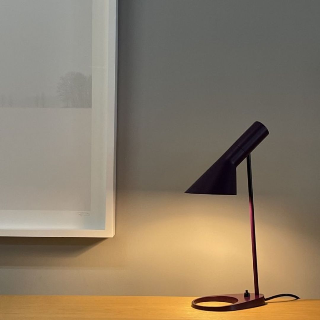Modern Tilted Desk Lamp – Black or White Metal, E27 Socket, Angled Cone Shade