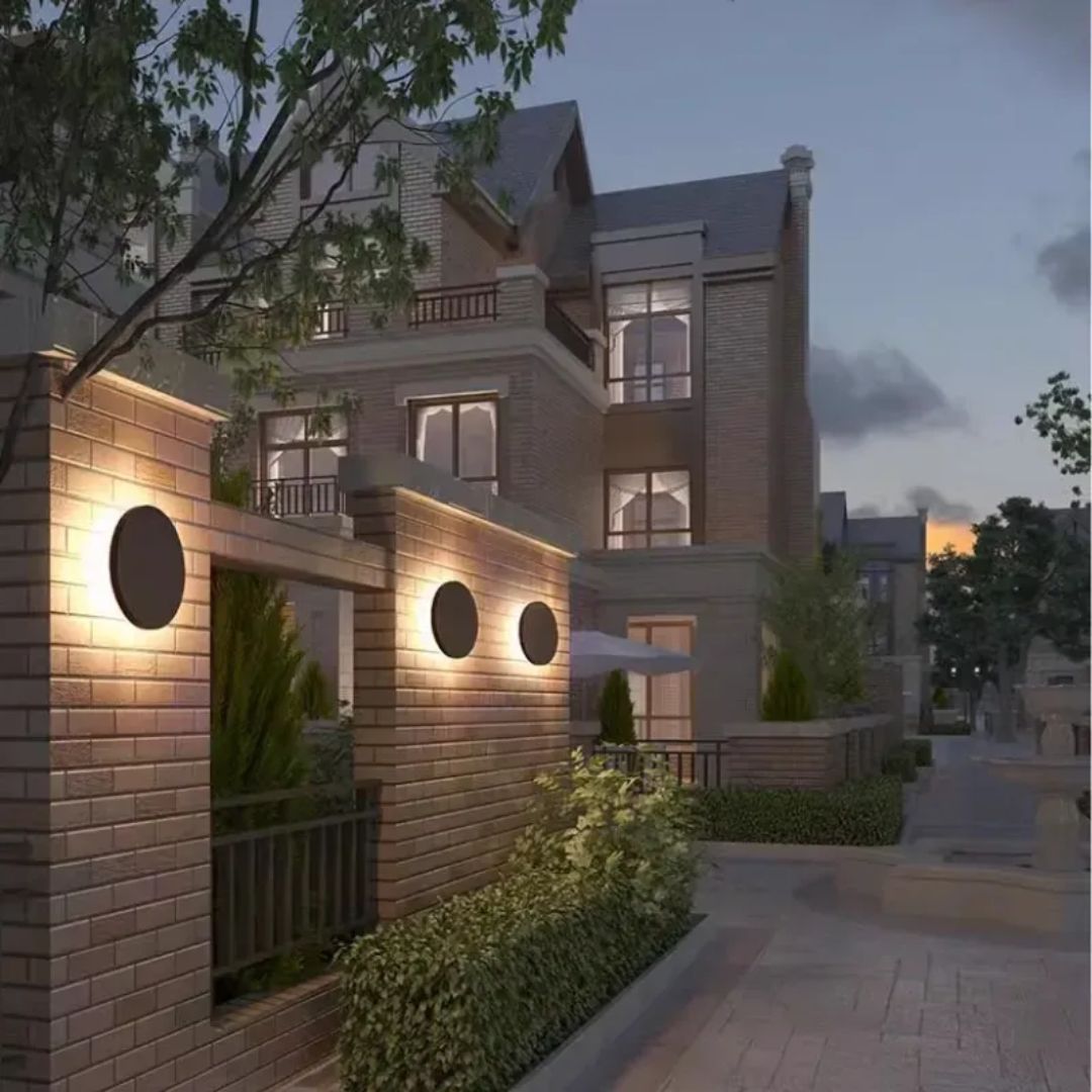 Outdoor Round Wall Light Black Aluminium LED Warm White IP54