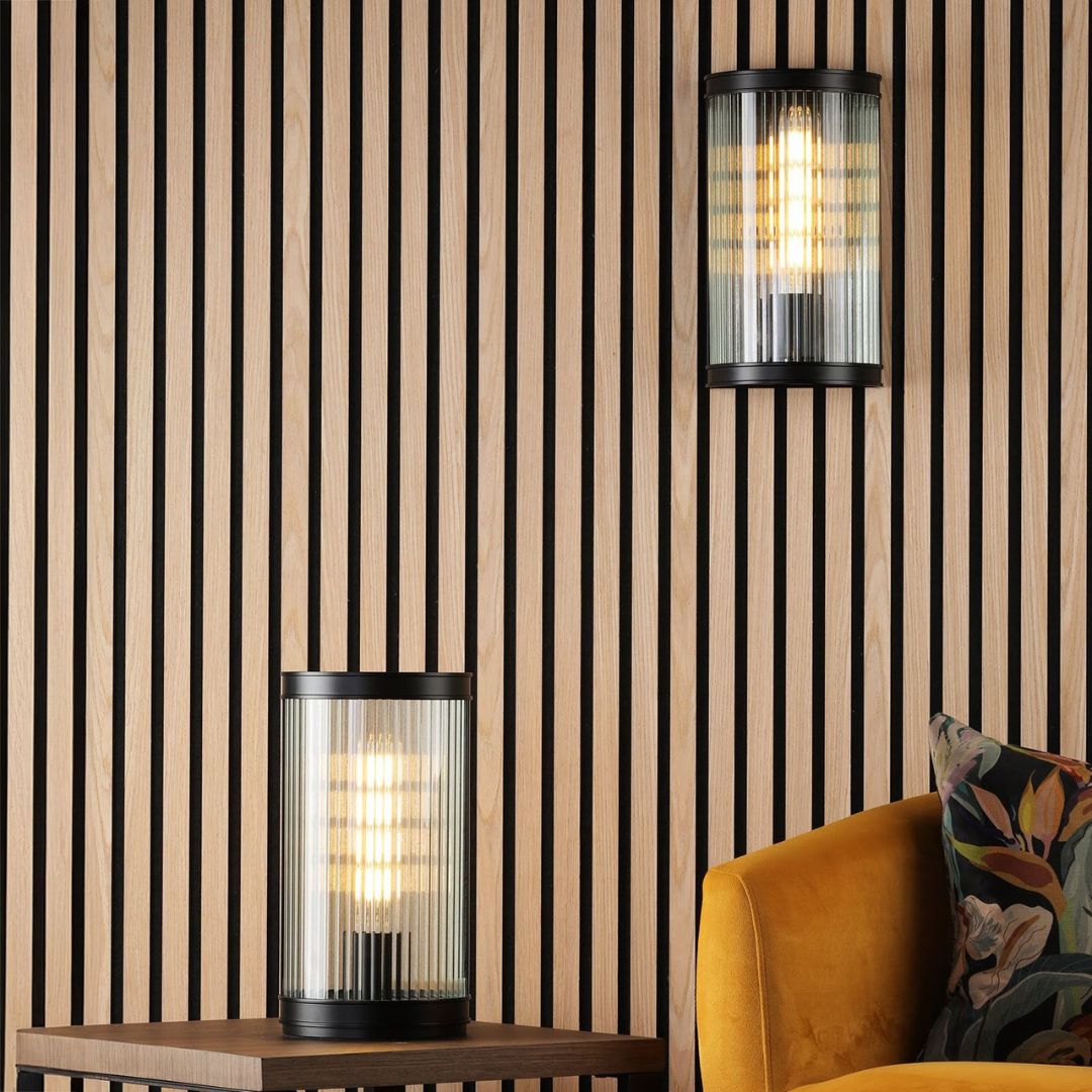 Modern Wall Light Sconce with Ribbed Glass Shade – Aluminum Design