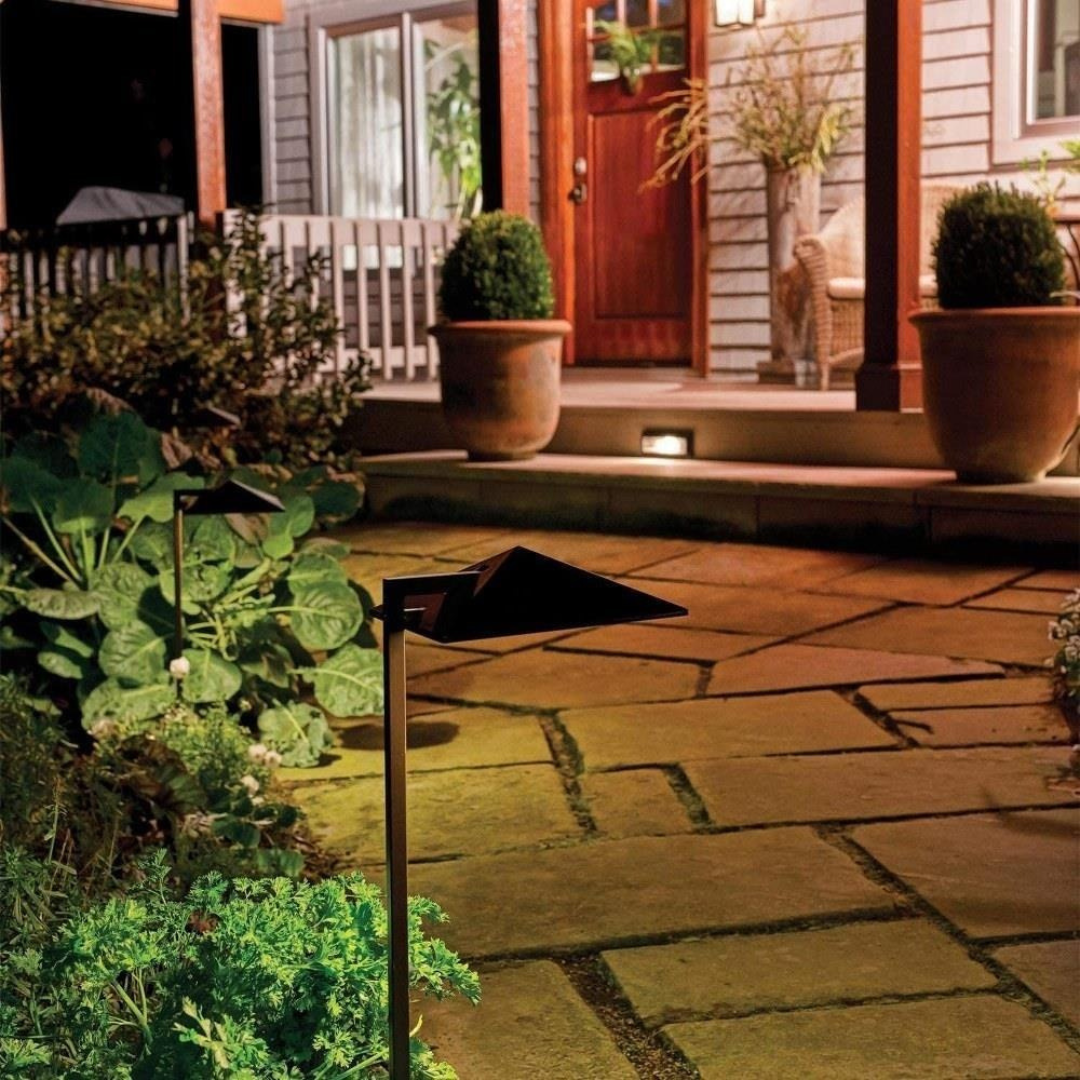 Outdoor LED Path Light Aluminum 12V 150 Lumens Satin Black