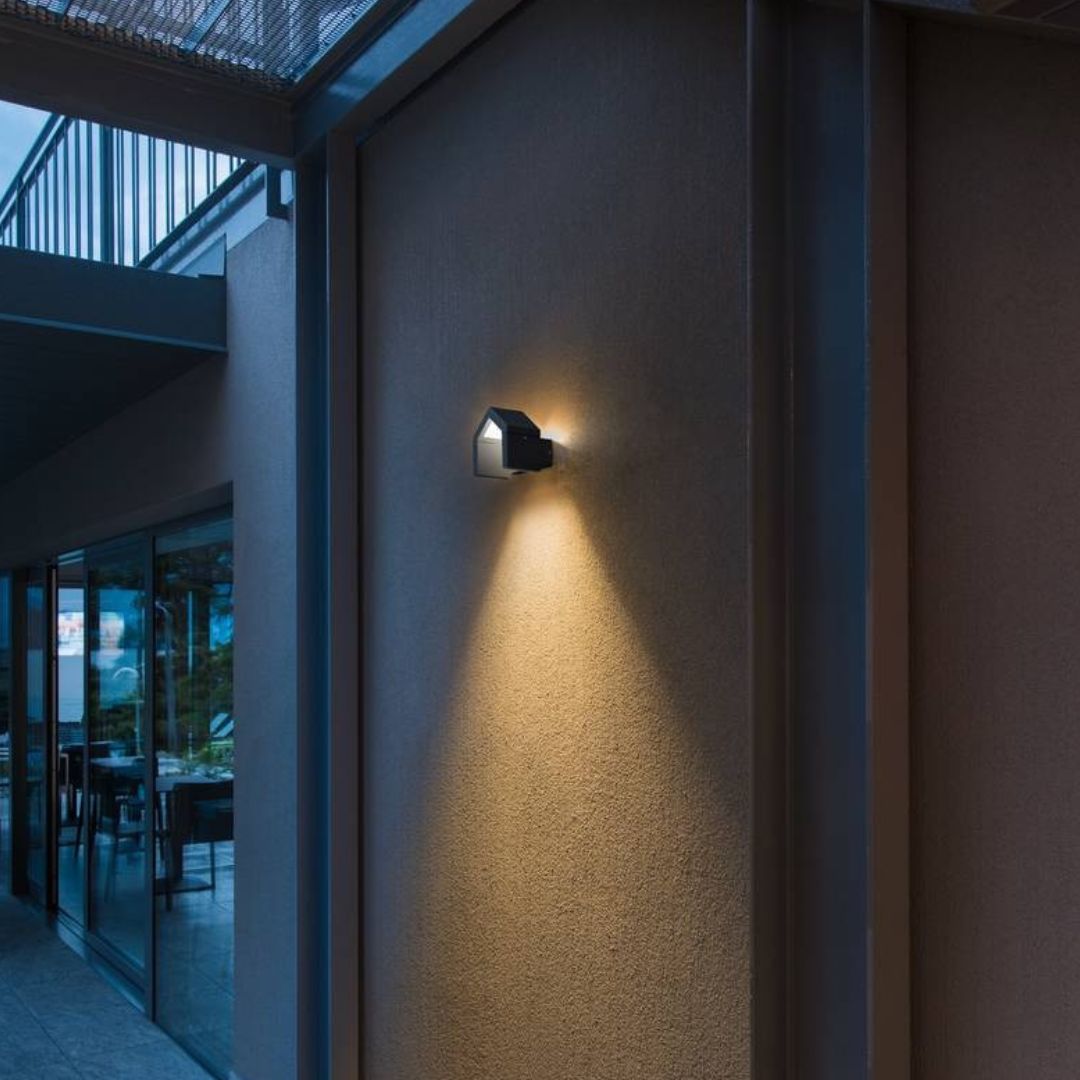 Outdoor Wall Light 8W 3000K IP54 Aluminium Anthracite 240V LED