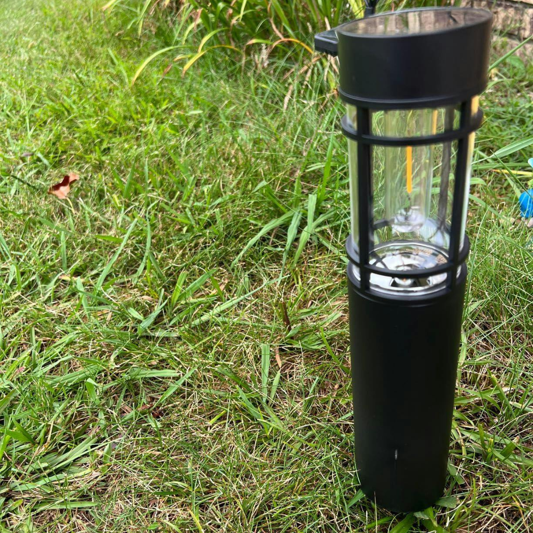 Solar Pathway Lights – Waterproof, 14h, Auto On/Off