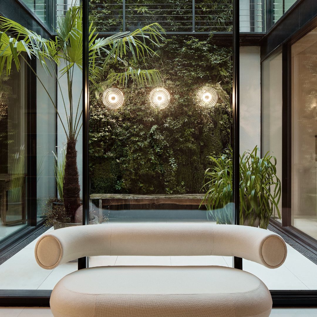 Elegant Outdoor Wall Light Sconce with Customizable Metal Dome – Glass & Steel Design