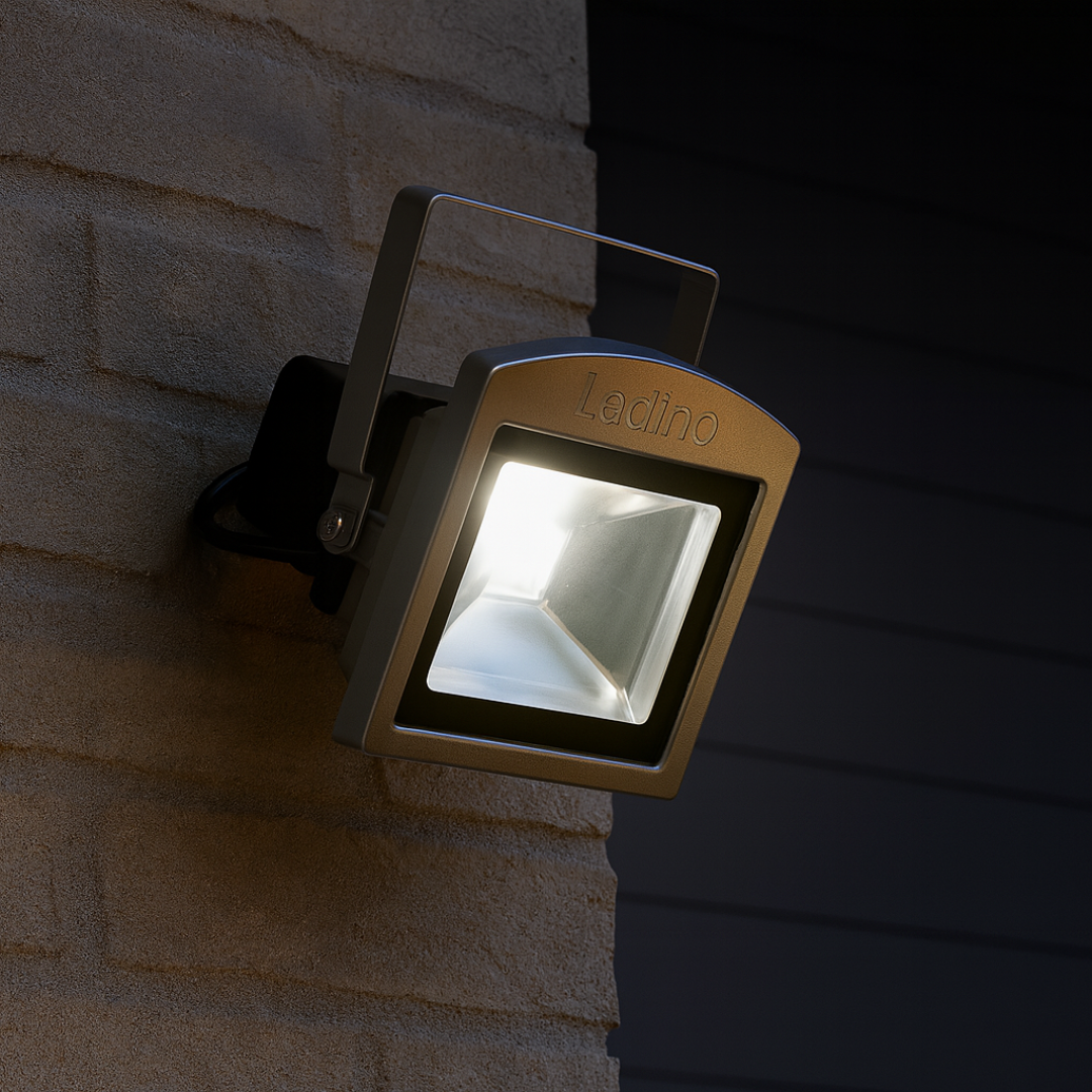 LED Anti-Panic Spotlight 10W IP65 Silver Aluminium 800lm 6500K