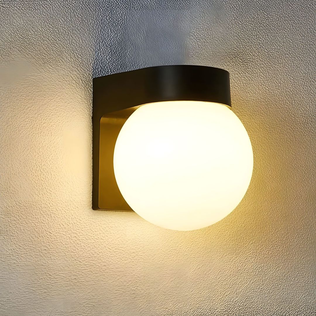 IP65 Waterproof Globe Lighting Fixture – Modern Wall Light for Outdoor Use