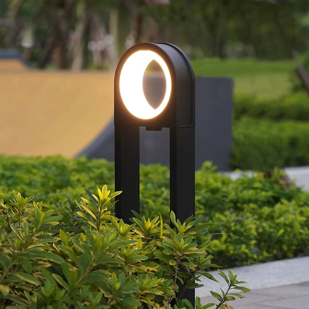 Weatherproof Outdoor Bollard Light for Gardens and Pathways - 3000K LED