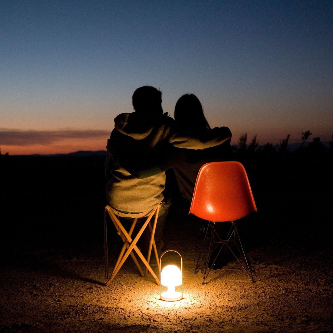 Portable Cordless Table Lamp with Dimmable LED and Lightweight Design