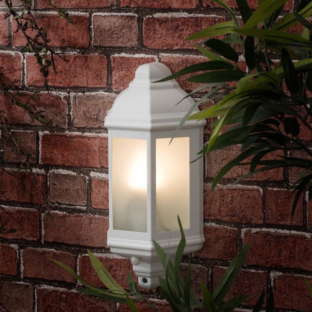 Outdoor Wall Light Black PIR 7W 240V LED IP44 Security