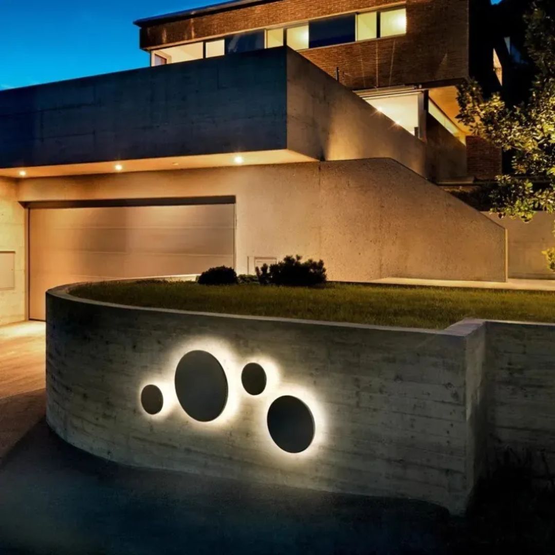 Outdoor Round Wall Light Black Aluminium LED Warm White IP54