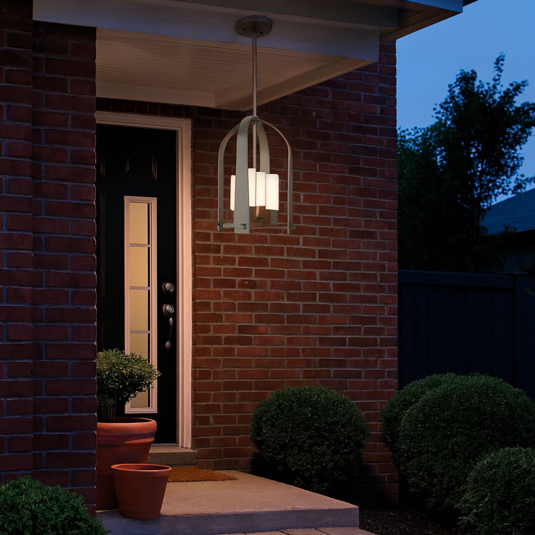 Elegant Outdoor Lantern with Four-Light Cluster and Aluminum Design